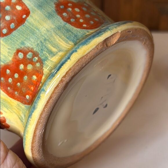 Vintage Italica ARS Handcrafted Strawberry and Floral Pattern Mugs - Set of 2 - Picture 11 of 11